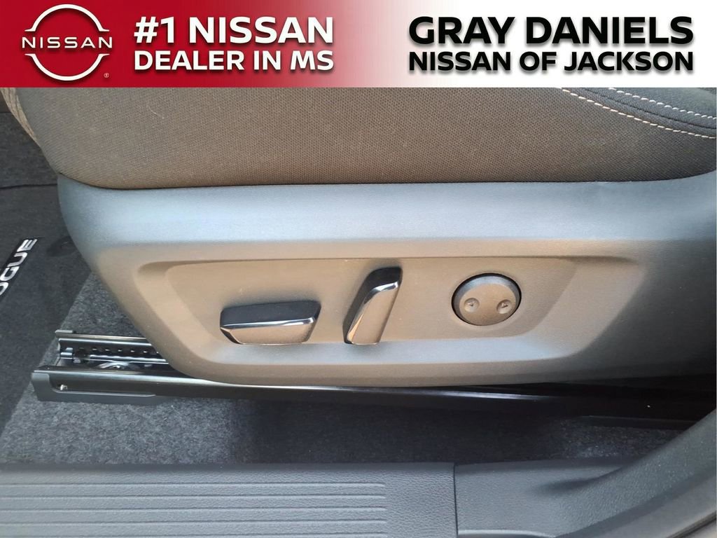 New 2026 Nissan Rogue SV image 13