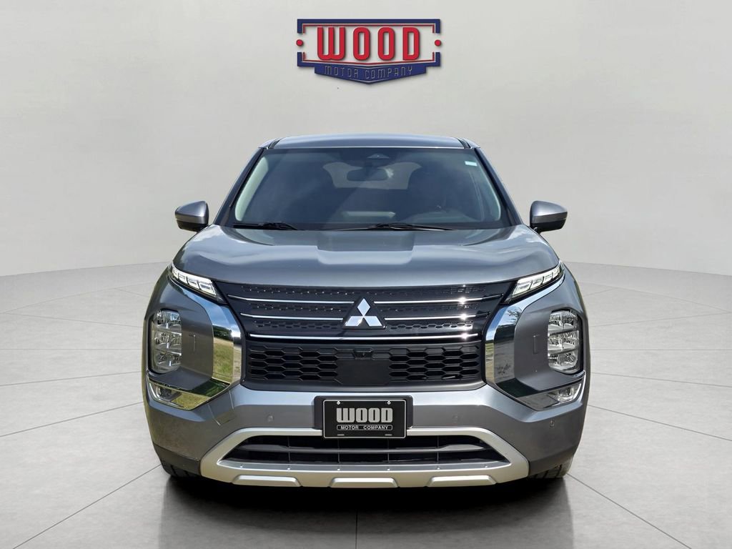 Used 2023 Mitsubishi Outlander SE image 11