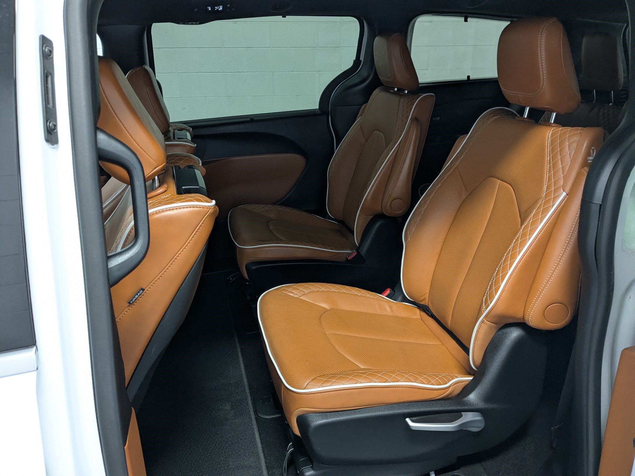 Certified 2024 Chrysler Pacifica Pinnacle FWD image 22