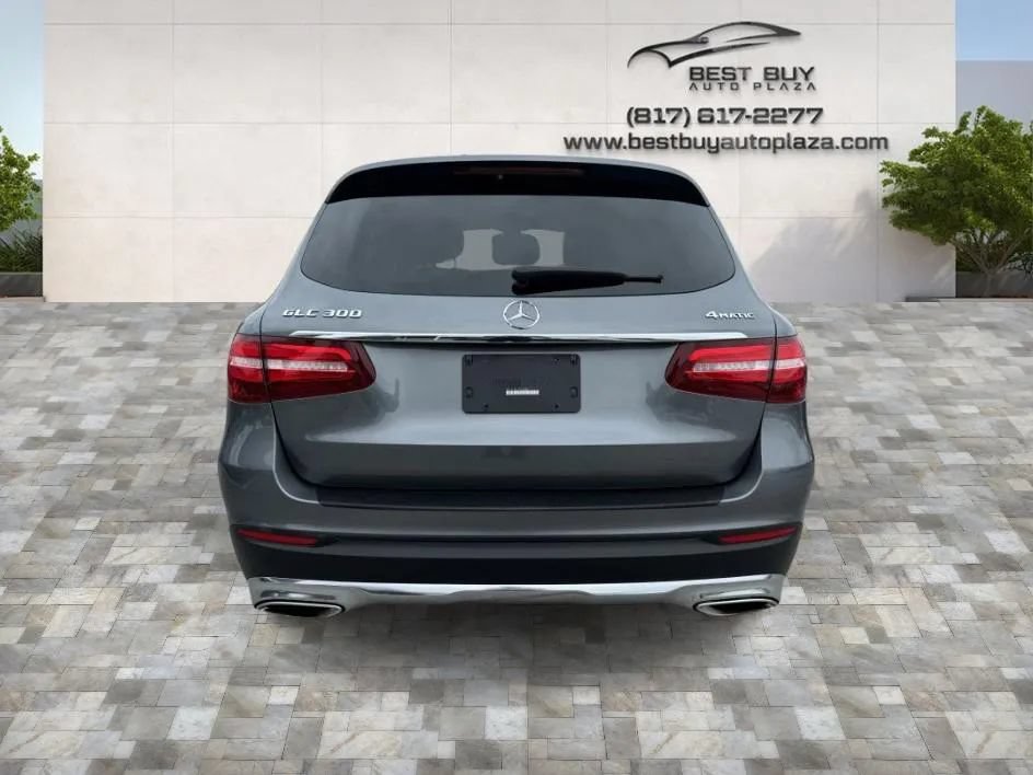 Used 2019 Mercedes-Benz GLC 300 4MATIC image 5