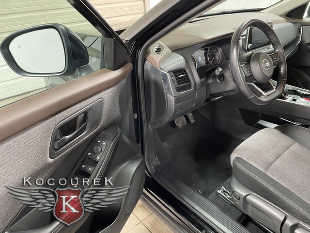 Used 2021 Nissan Rogue S image 10