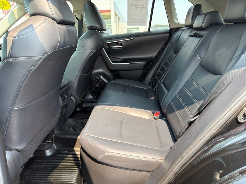 Used 2020 Toyota RAV4 Limited w/ Carpet Mat Package AWD/4WD image 21