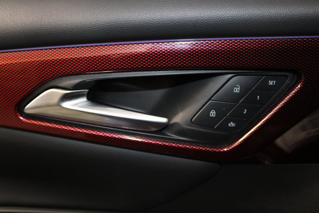 Used 2025 Chevrolet Traverse RS image 22