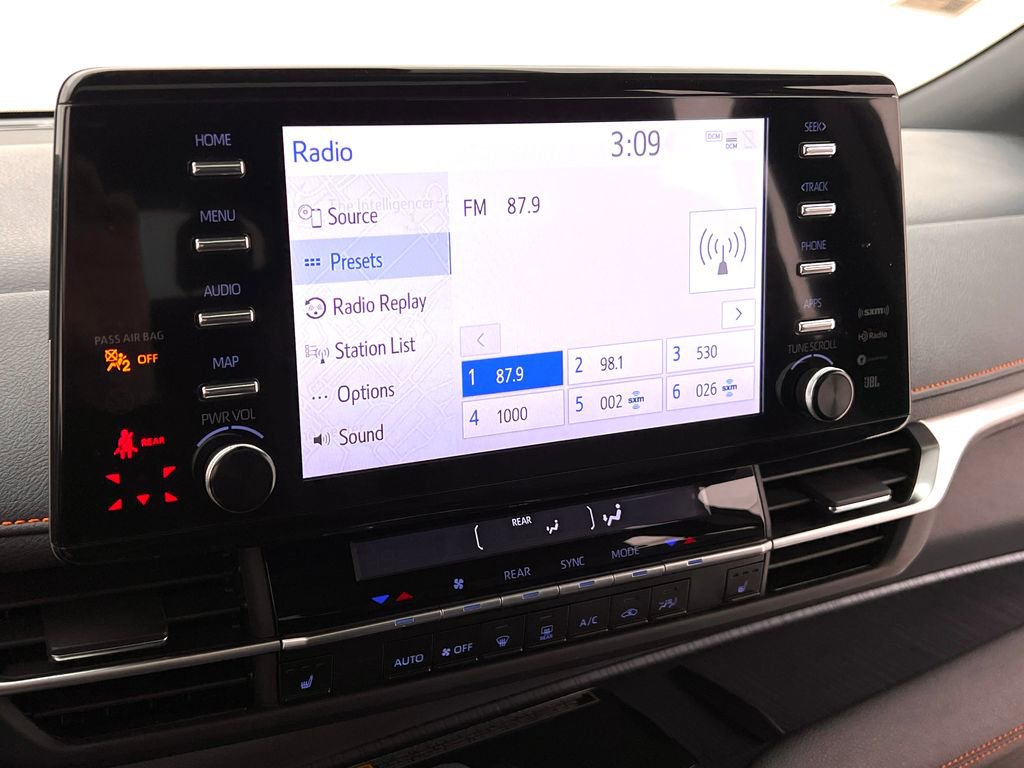 Used 2024 Toyota Sienna XSE w/ XSE Plus Package image 24