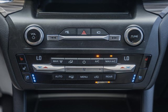 Used 2020 Ford Explorer Limited image 29