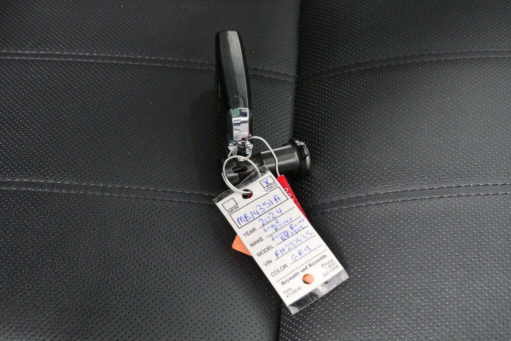 Used 2024 Land Rover Range Rover Evoque S AWD/4WD image 40