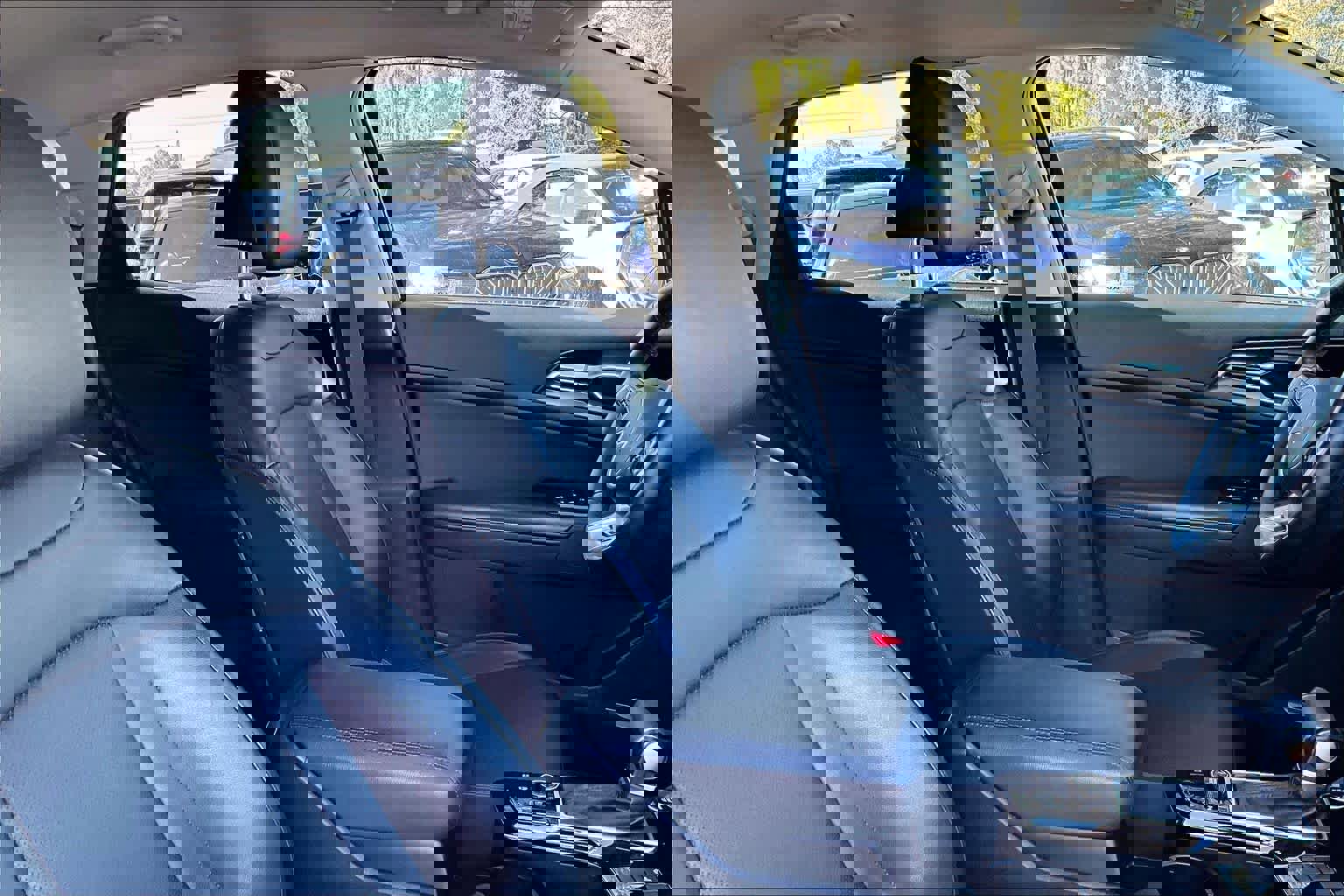 Used 2023 Kia Sportage EX image 9