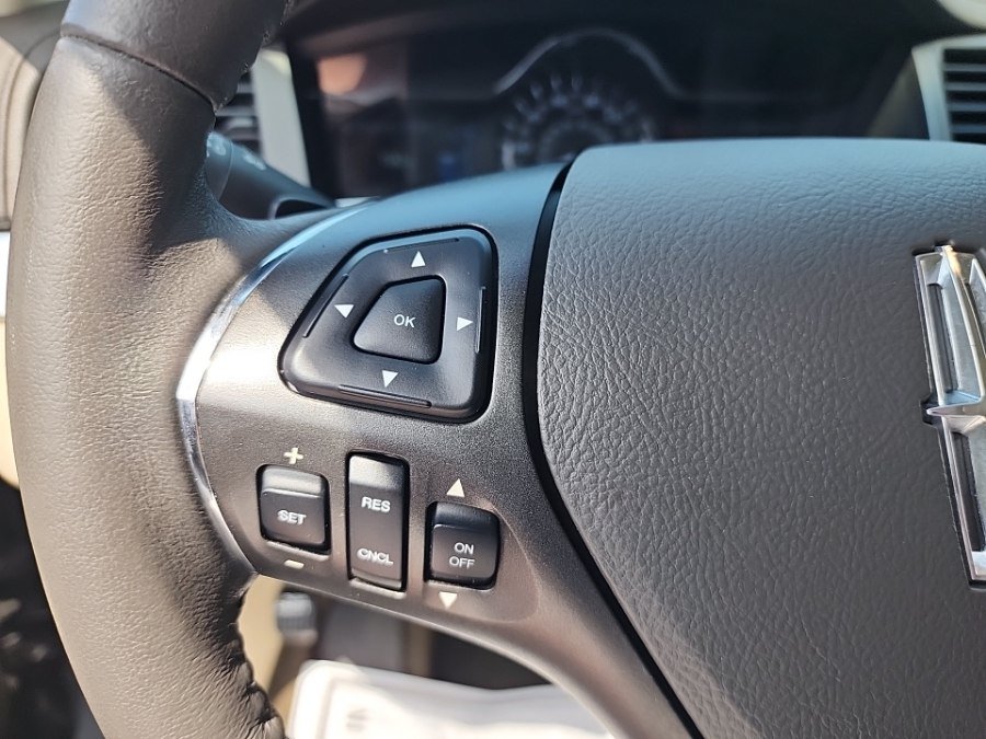 Used 2014 Lincoln MKS w/ Equipment Group 101A FWD image 23