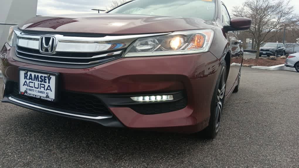 Used 2016 Honda Accord Sport image 10