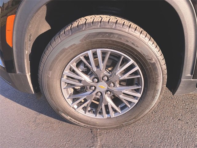 Used 2024 Chevrolet Traverse LT image 32