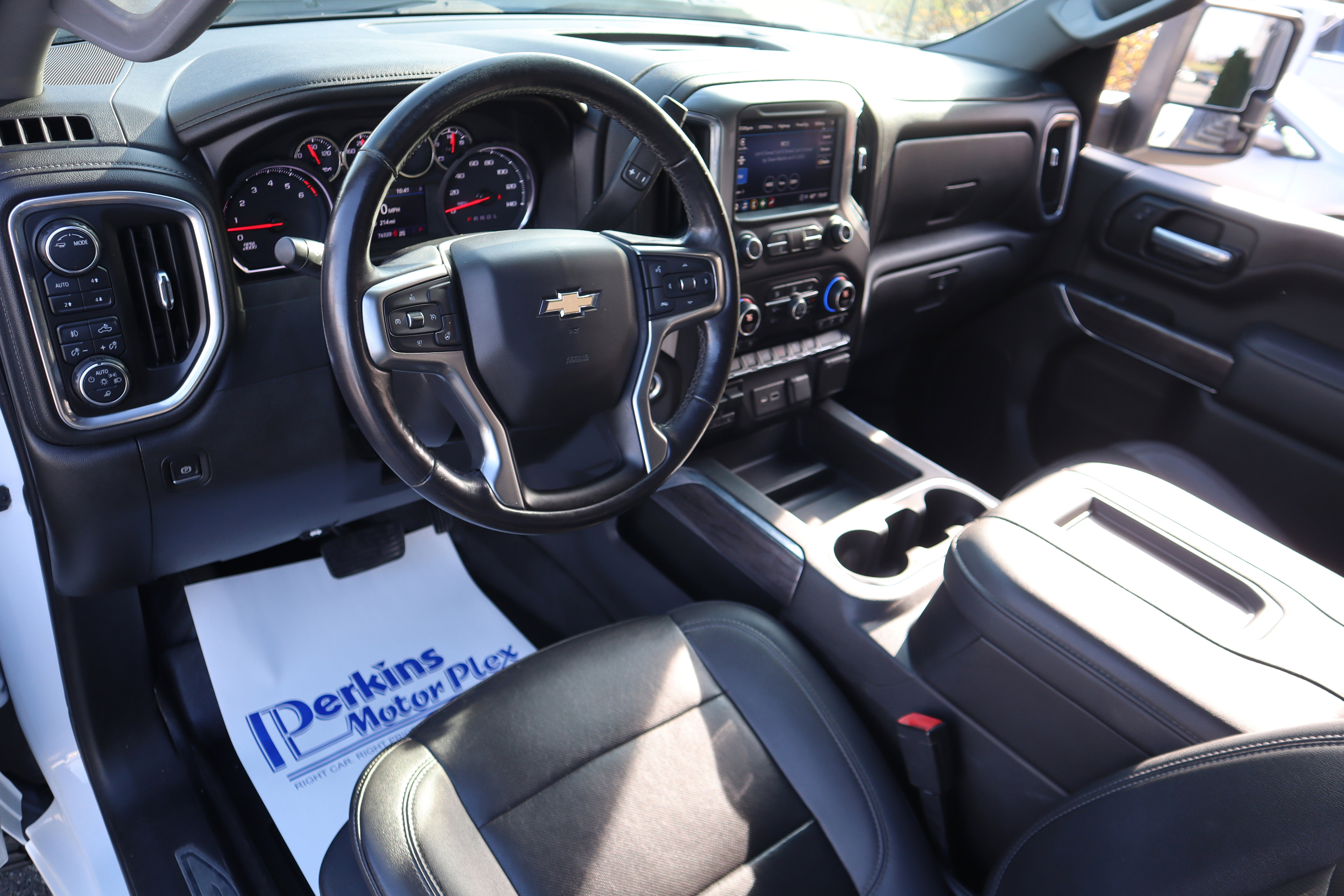 Used 2021 Chevrolet Silverado 2500 LTZ w/ LTZ Convenience Package image 29