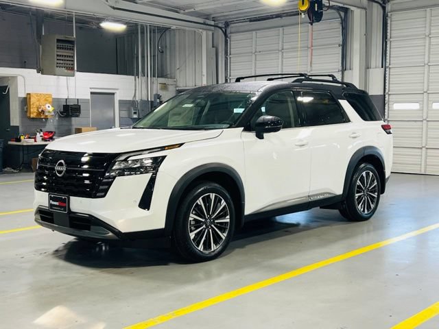 New 2026 Nissan Pathfinder Platinum FWD image 16