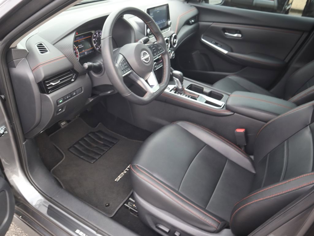 Used 2025 Nissan Sentra SR w/ SR Premium Package image 13