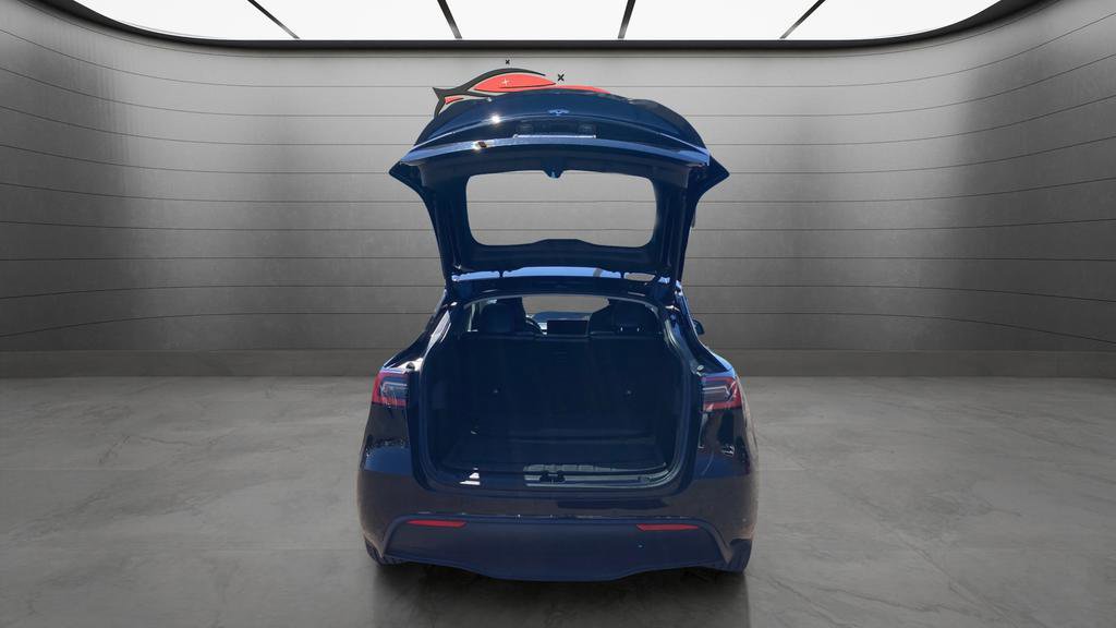 Used 2021 Tesla Model Y Long Range image 25