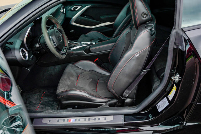 Used 2022 Chevrolet Camaro ZL1 RWD image 33