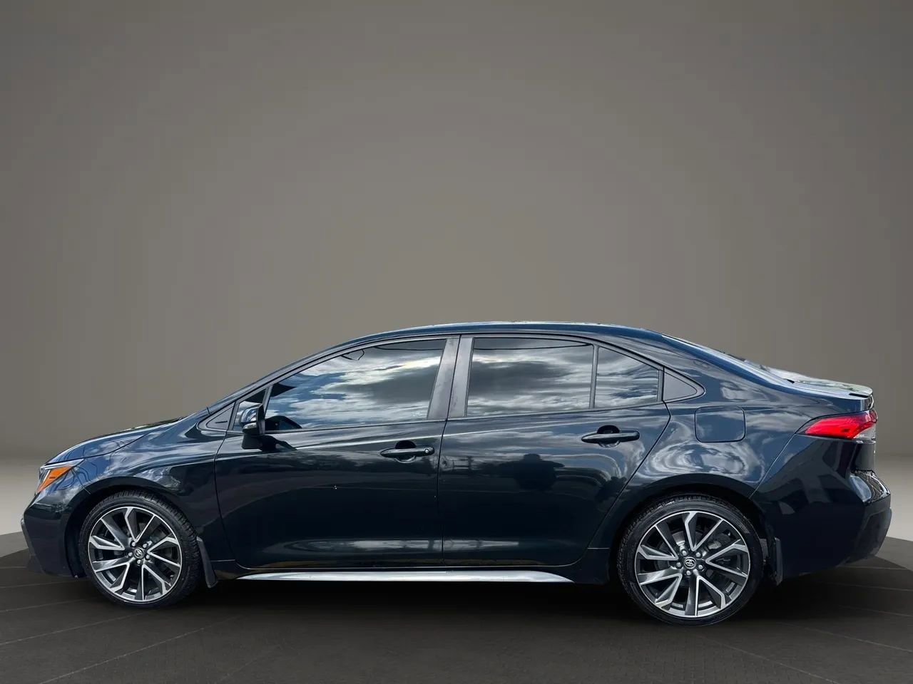 Used 2020 Toyota Corolla SE FWD image 7