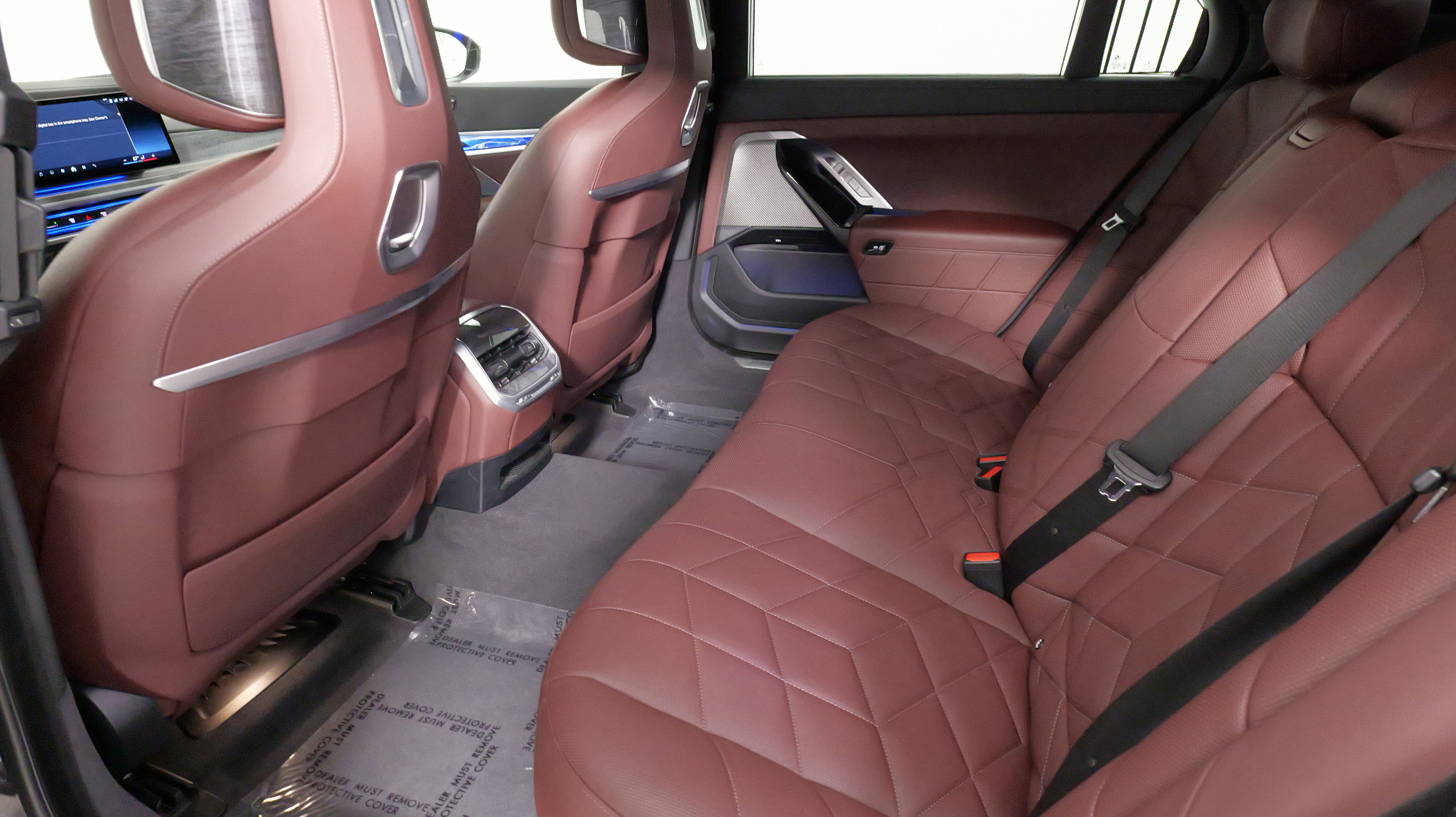 Used 2023 BMW 760i xDrive image 34