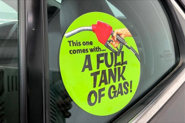 Used 2024 Toyota Camry SE image 35