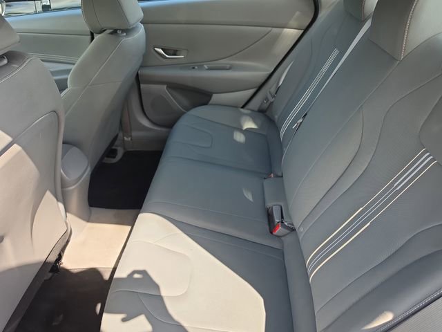 Used 2023 Hyundai Elantra SEL w/ Convenience Package FWD image 11