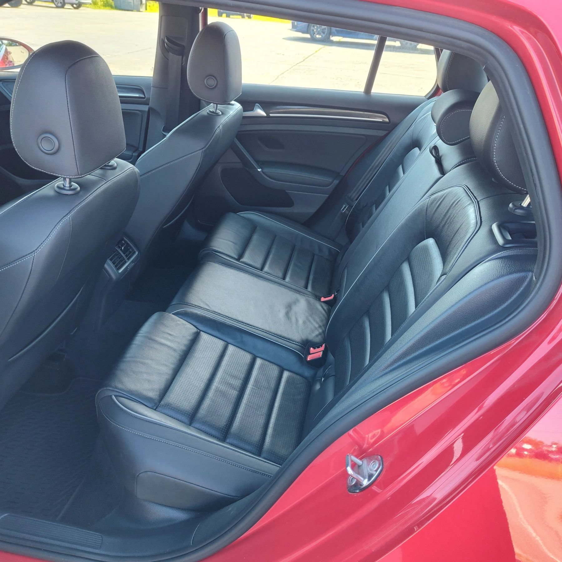 Used 2019 Volkswagen Golf 4-Door AWD/4WD image 11