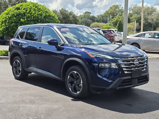 Used 2025 Nissan Rogue SV AWD/4WD image 3
