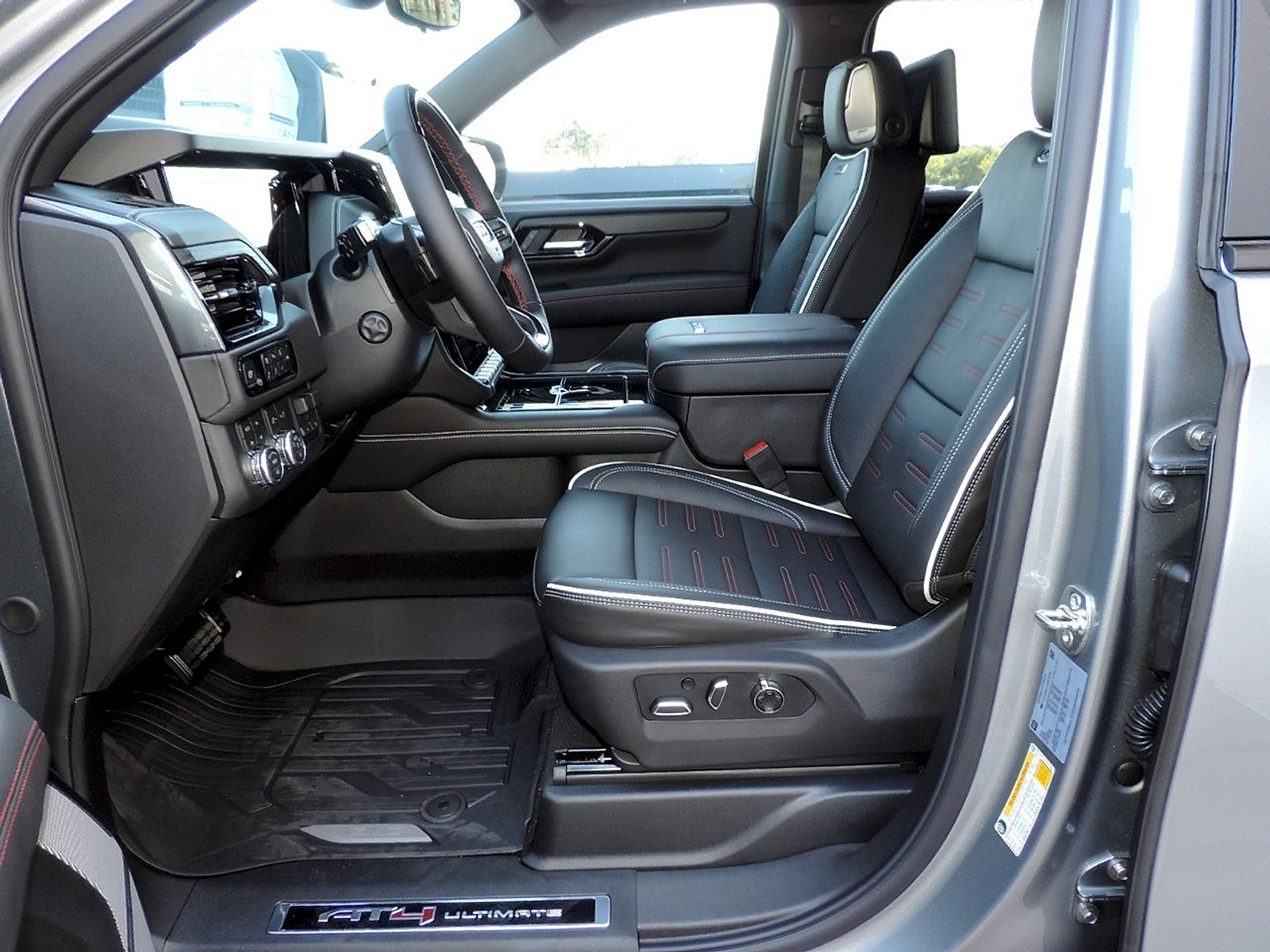 New 2026 GMC Yukon XL AT4 Ultimate w/ LPO, Floor Liner Package AWD/4WD image 19
