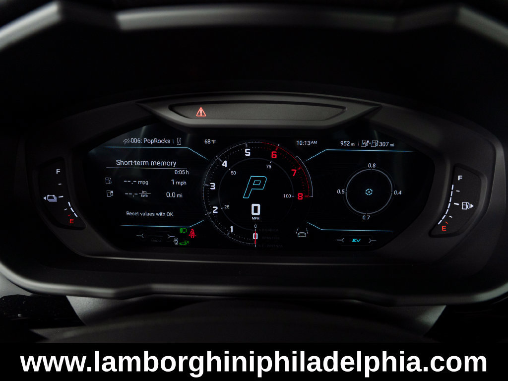 Used 2025 Lamborghini Urus SE AWD/4WD image 19