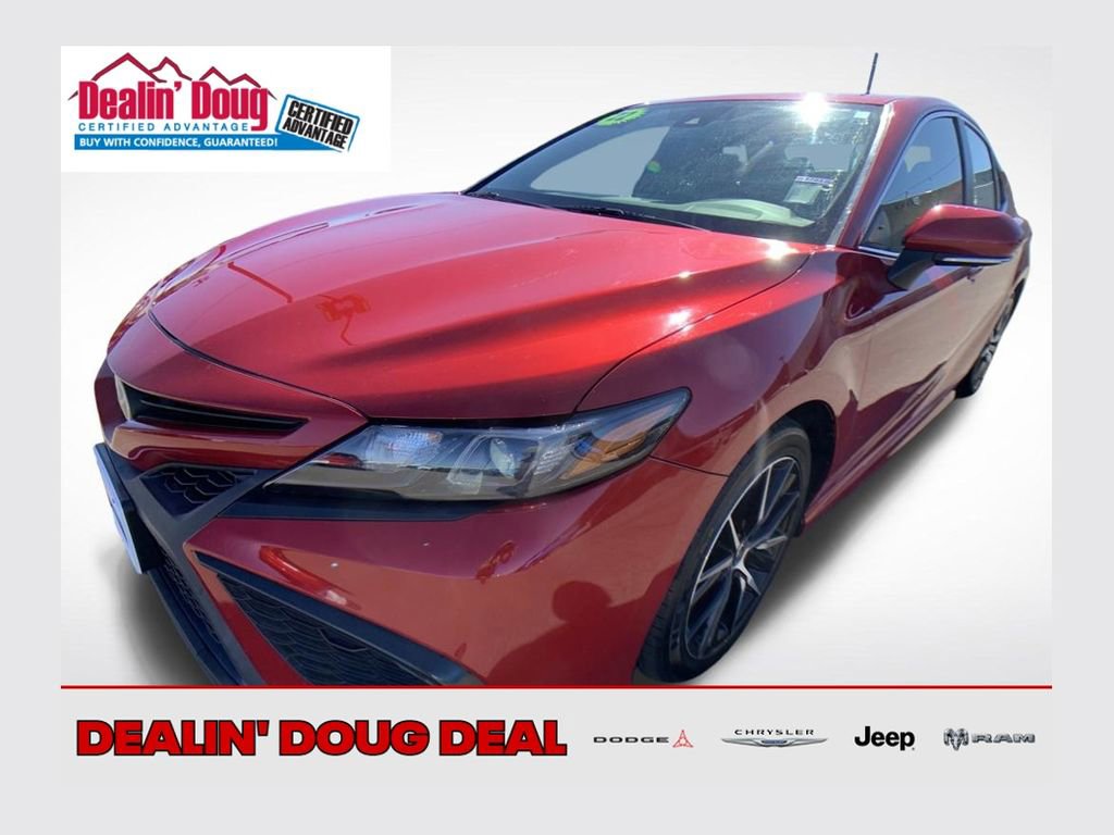 Used 2022 Toyota Camry SE image 1