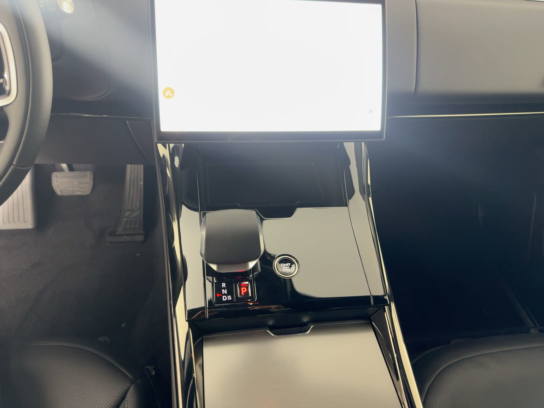 New 2025 Land Rover Range Rover Sport SE image 18