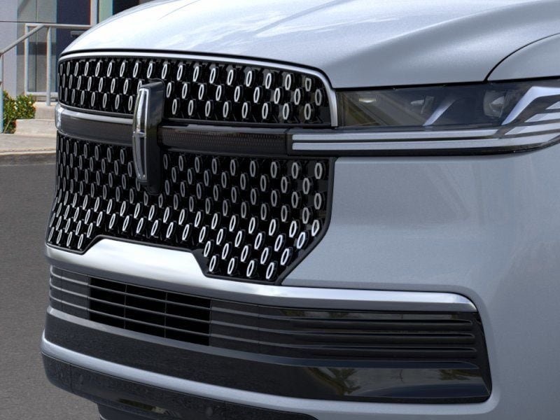 New 2025 Lincoln Navigator Reserve AWD/4WD image 17