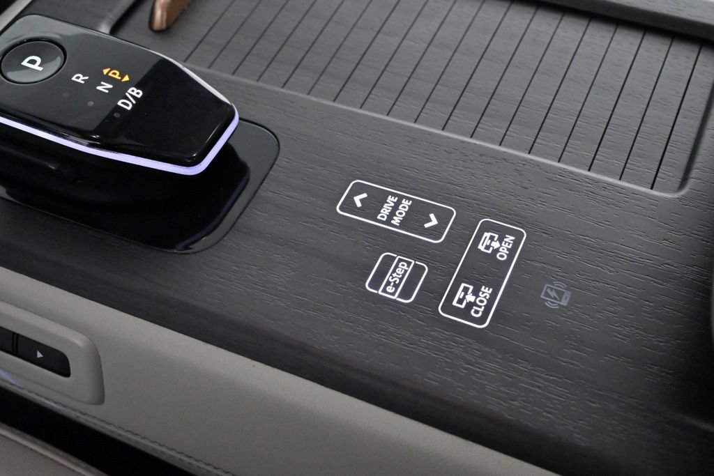 Certified 2023 Nissan Ariya FWD image 20