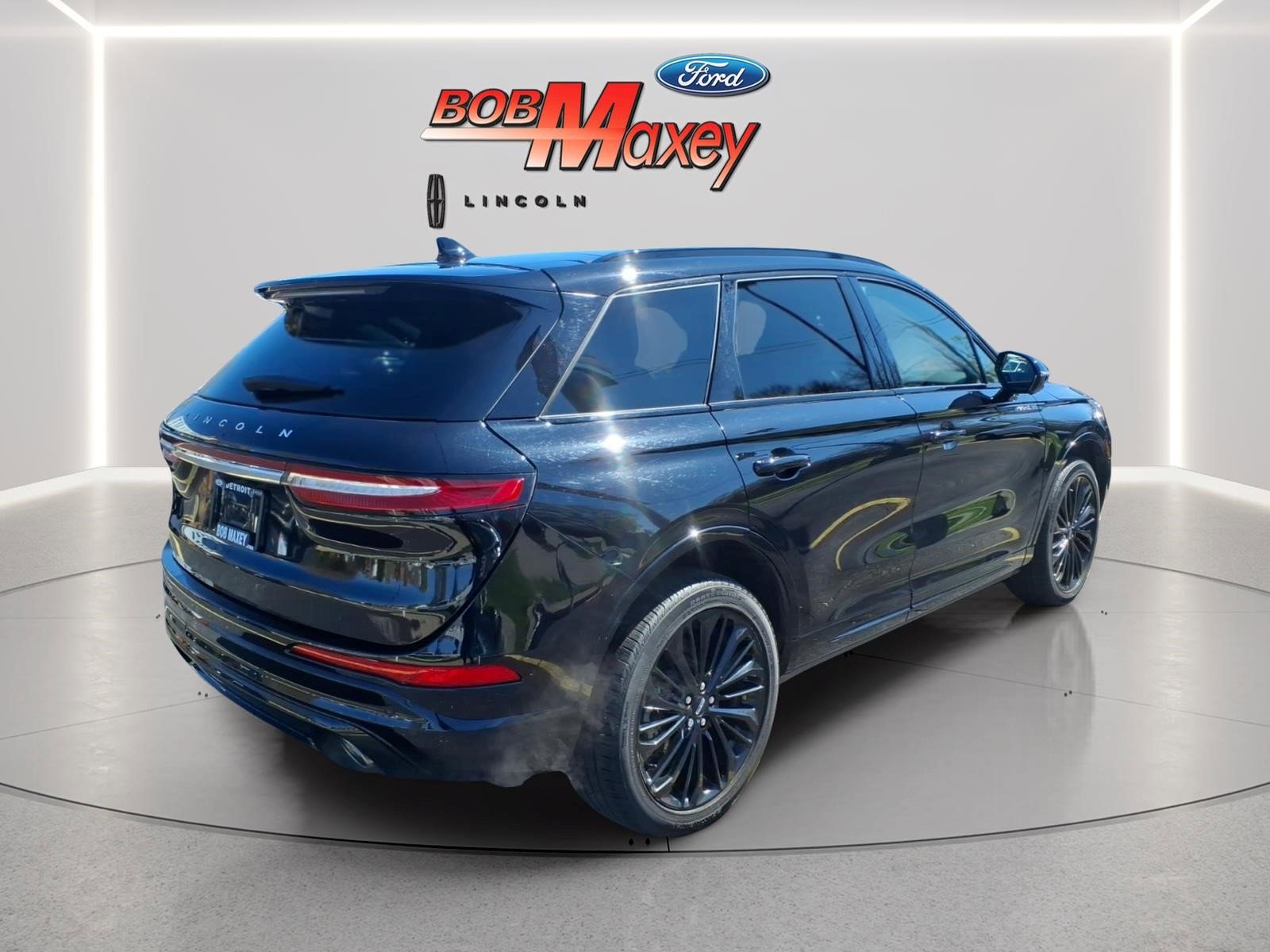 Certified 2023 Lincoln Corsair Reserve w/ Equipment Group 201A AWD/4WD image 4