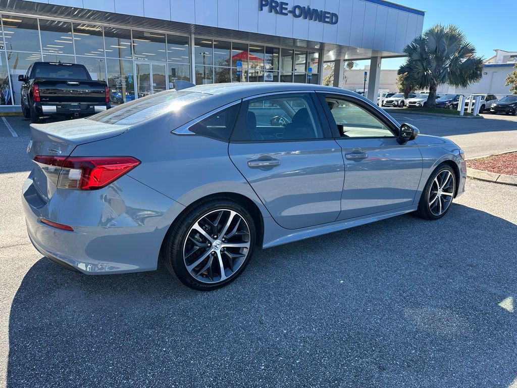 Used 2023 Honda Civic Touring image 3
