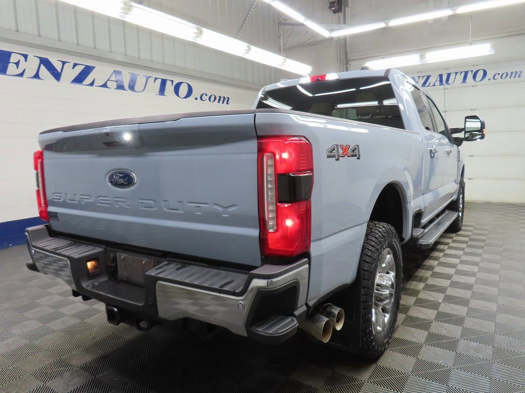 Used 2025 Ford F350 Lariat image 4