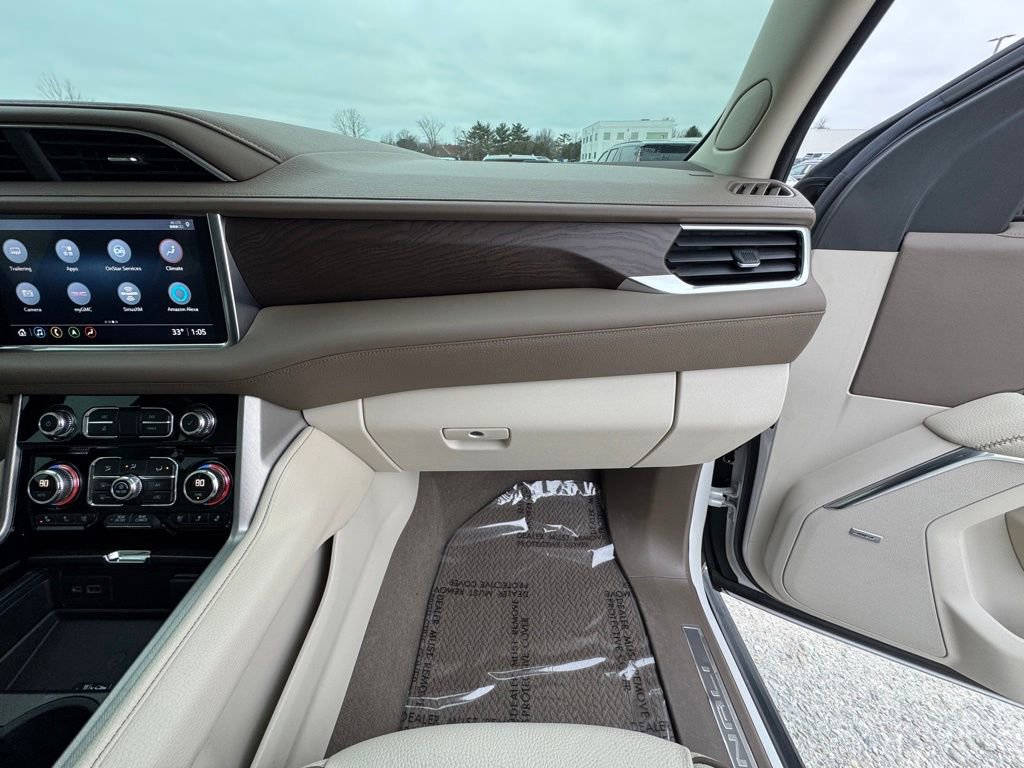 Used 2021 GMC Yukon Denali w/ Denali Premium Package image 29