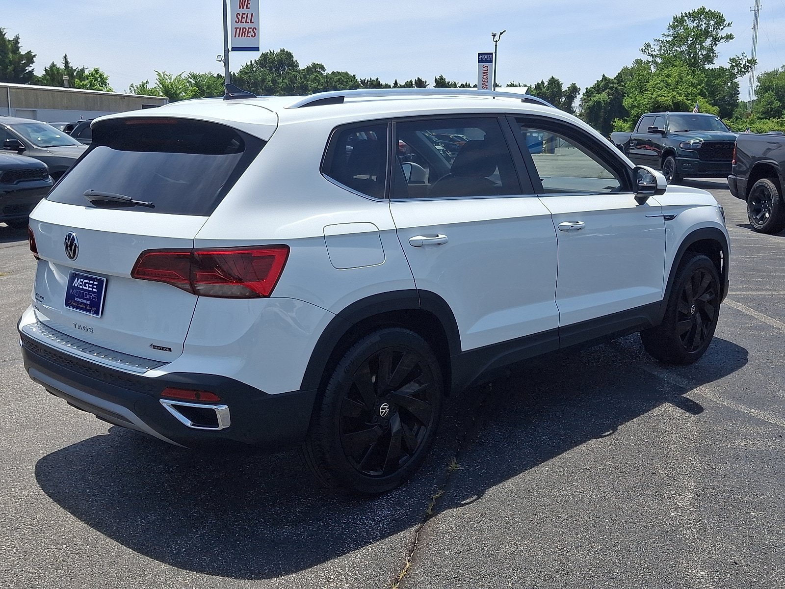 Used 2023 Volkswagen Taos SEL AWD/4WD image 6