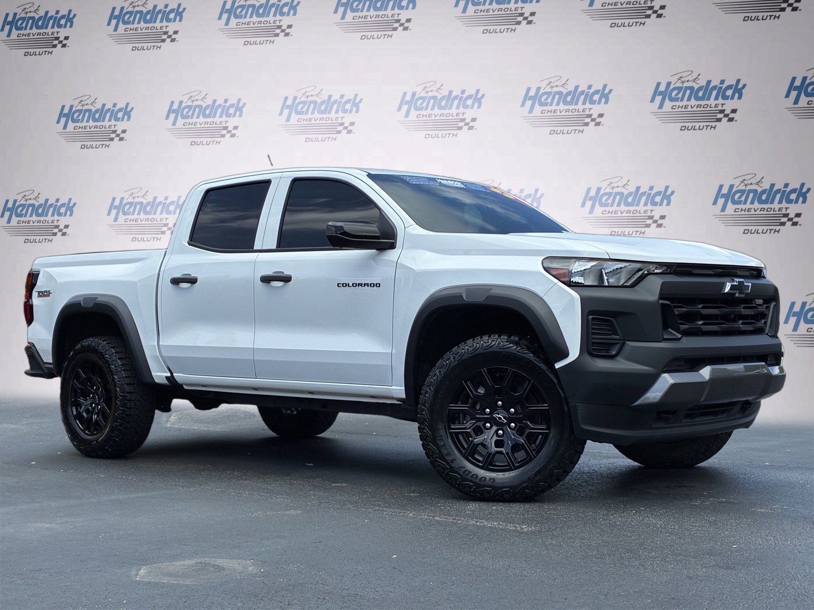 Used 2023 Chevrolet Colorado Trail Boss w/ Technology Package AWD/4WD image 2