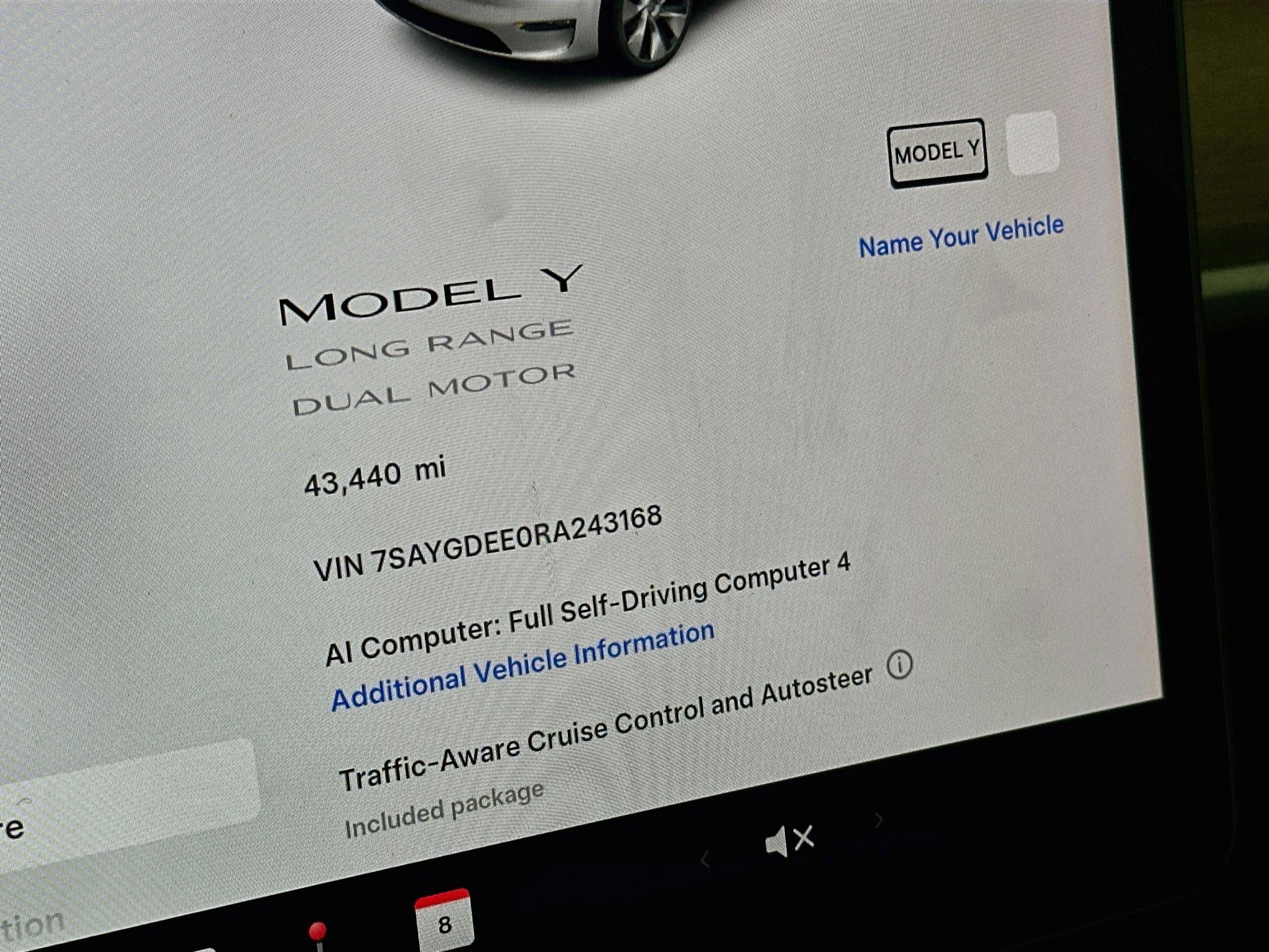 Used 2024 Tesla Model Y Long Range AWD/4WD image 17
