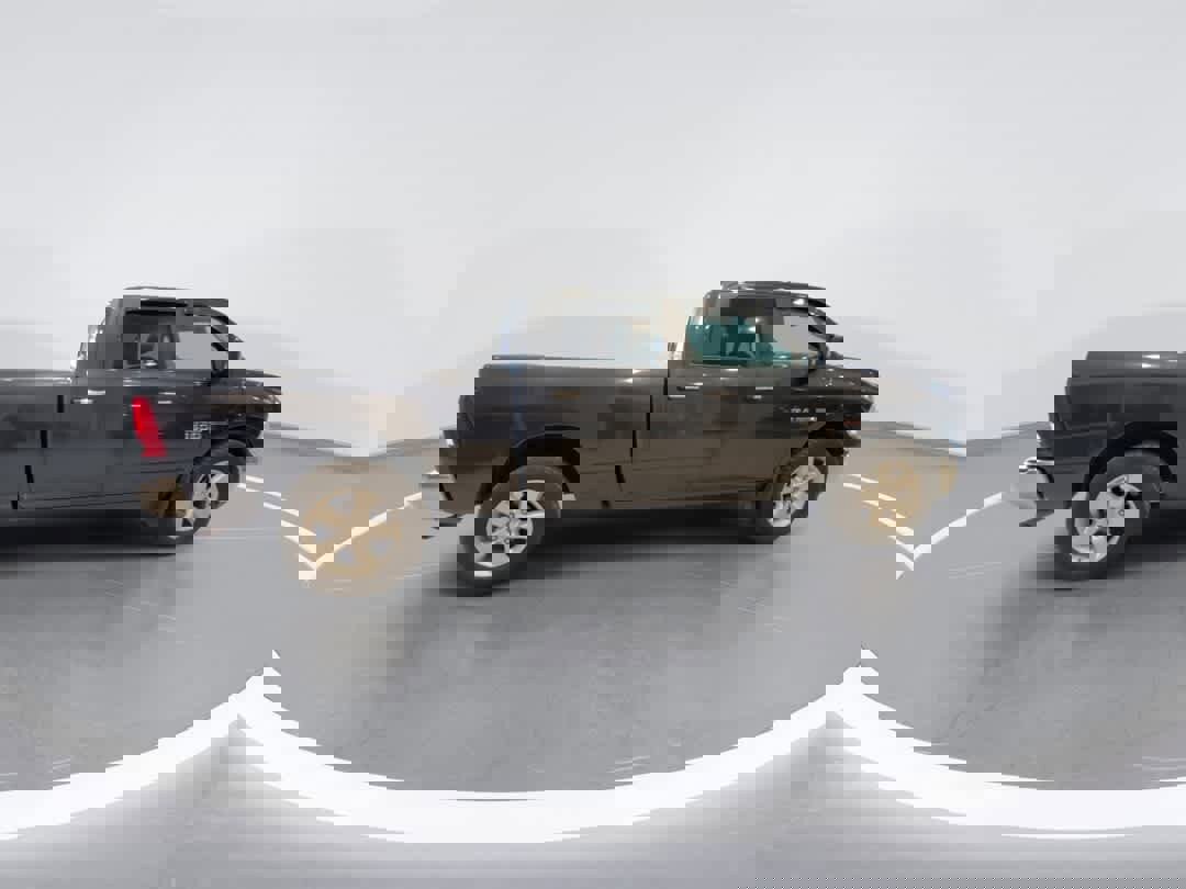 Used 2017 RAM 1500 Classic SLT image 9