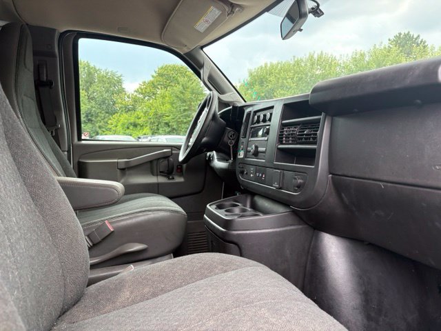 Used 2025 GMC Savana 2500 w/ Driver Convenience Package RWD image 21