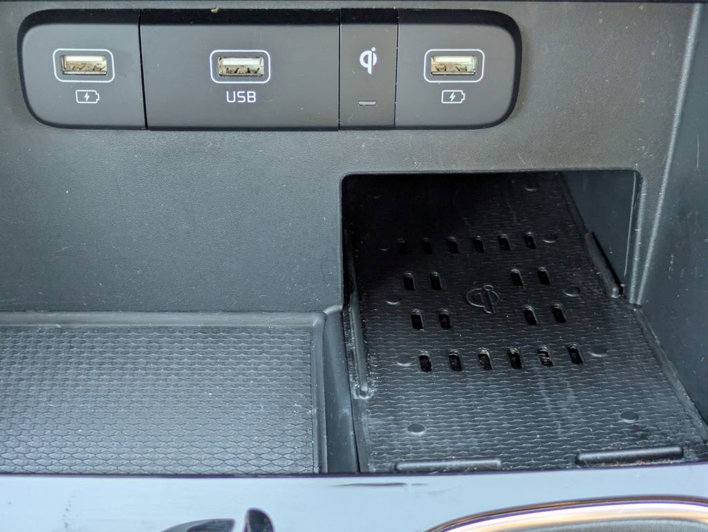 Used 2024 Kia Carnival SX Prestige image 30