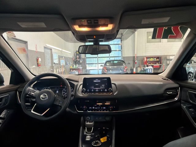 Used 2021 Nissan Rogue SL AWD/4WD image 17