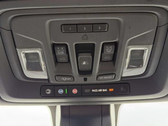 Used 2020 Chevrolet Silverado 1500 High Country w/ Technology Package AWD/4WD image 36