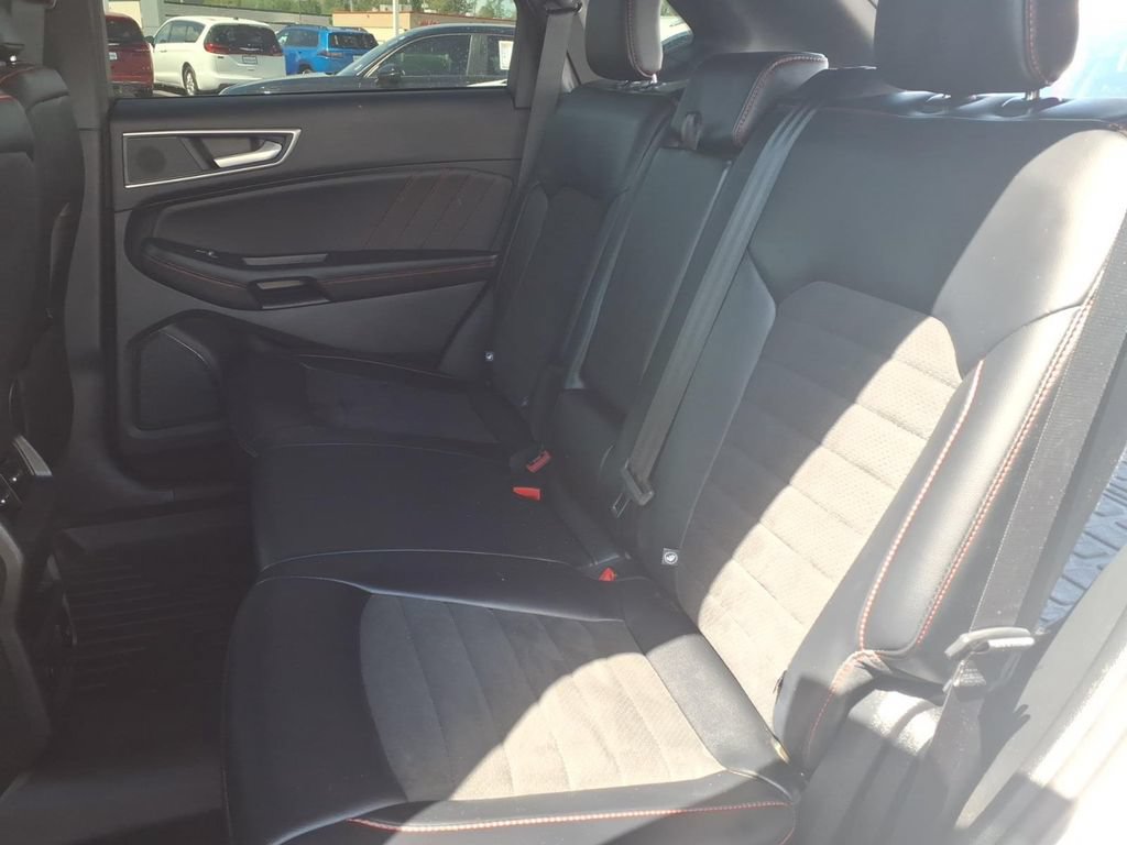 Used 2024 Ford Edge ST-Line AWD/4WD image 16