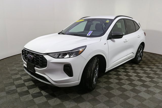 Used 2023 Ford Escape ST-Line w/ Tech Pack #1 image 5