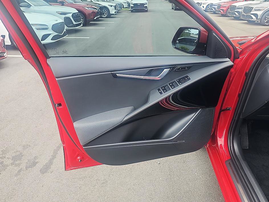 Used 2024 Kia Niro FWD image 10