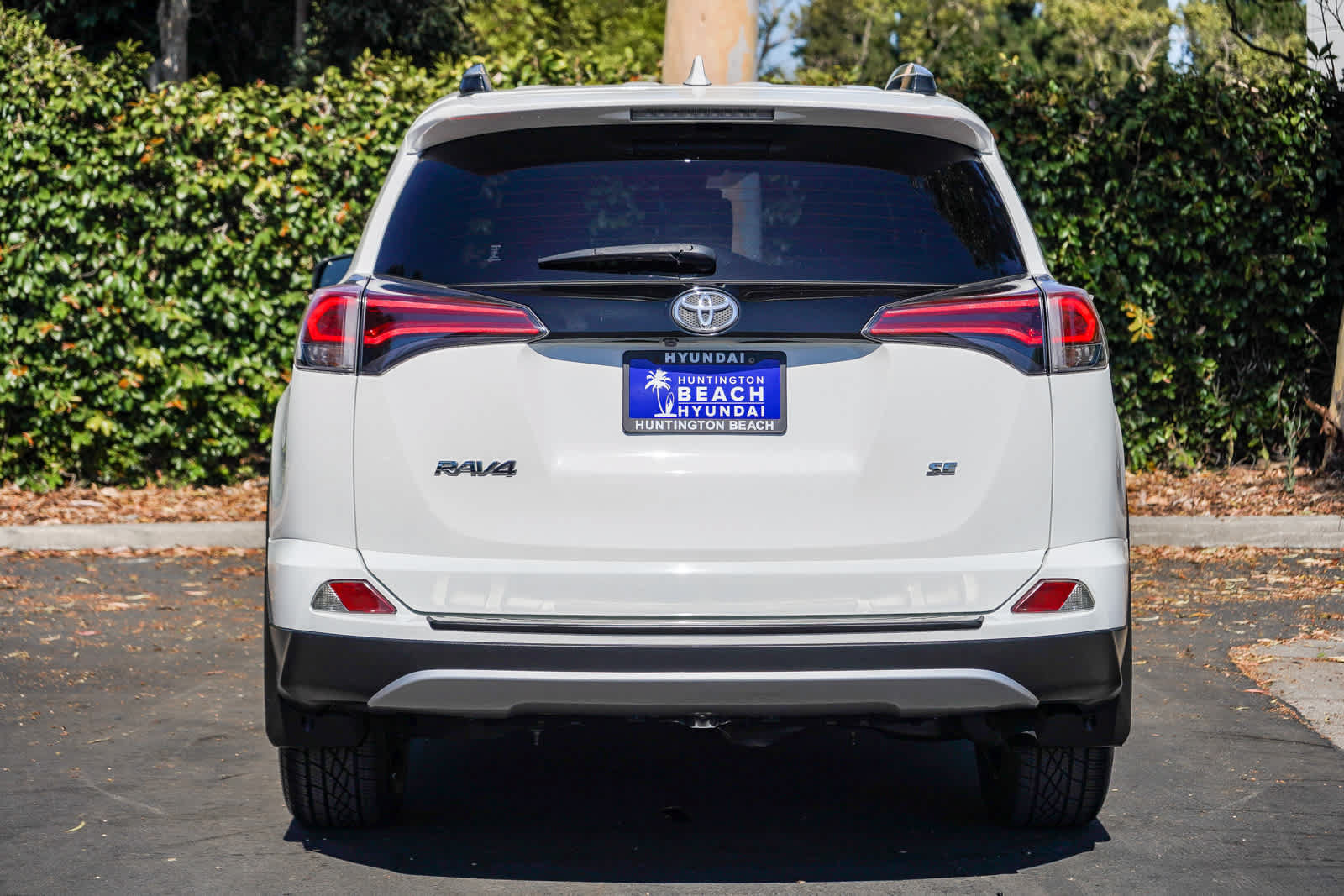 Used 2018 Toyota RAV4 SE w/ Power Extra Value Package FWD image 5