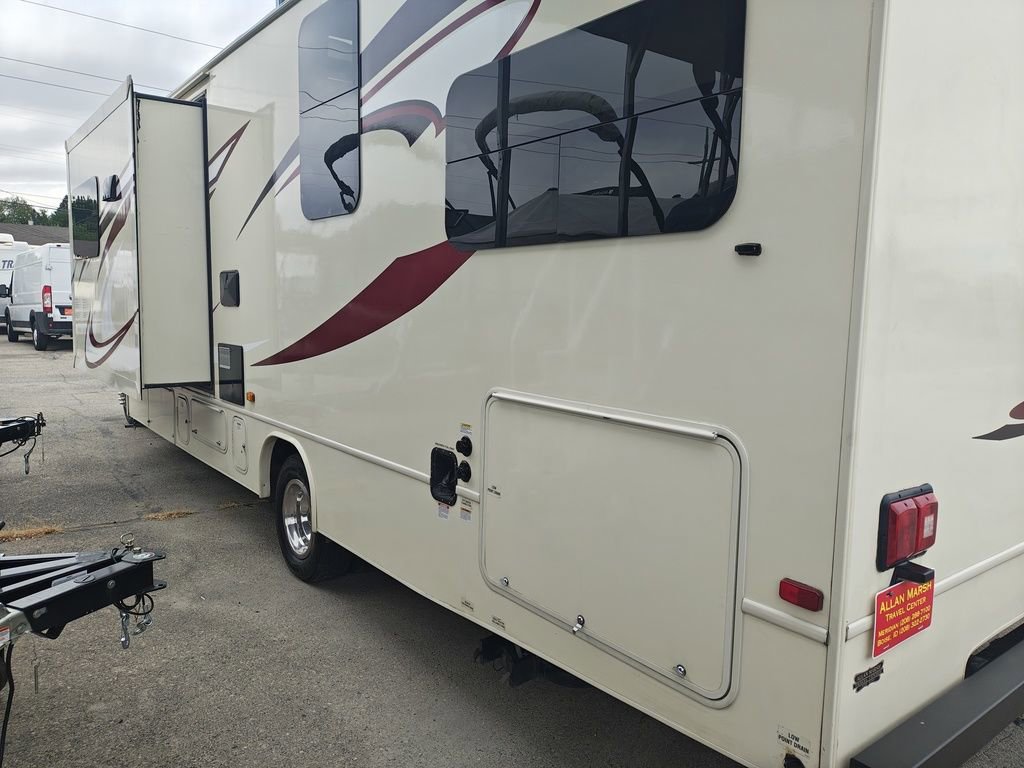 Used 2016 Ford E-450 and Econoline 450 Super Duty w/ Motorhome Prep Package image 33