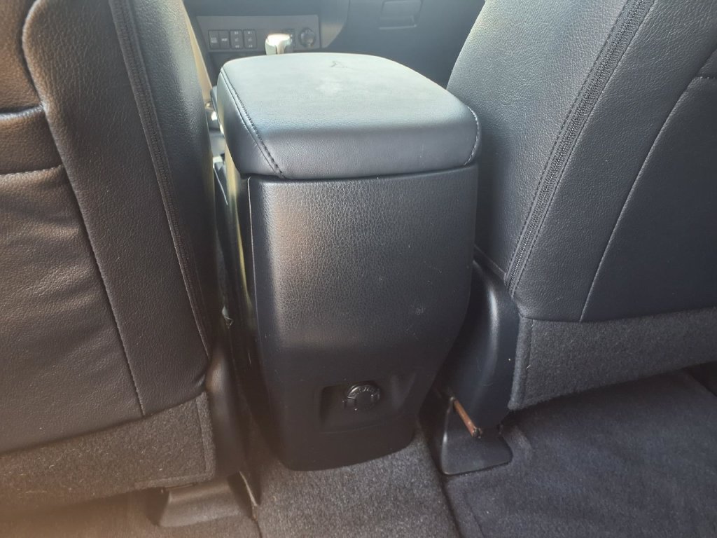 Used 2018 Toyota RAV4 Limited FWD image 14