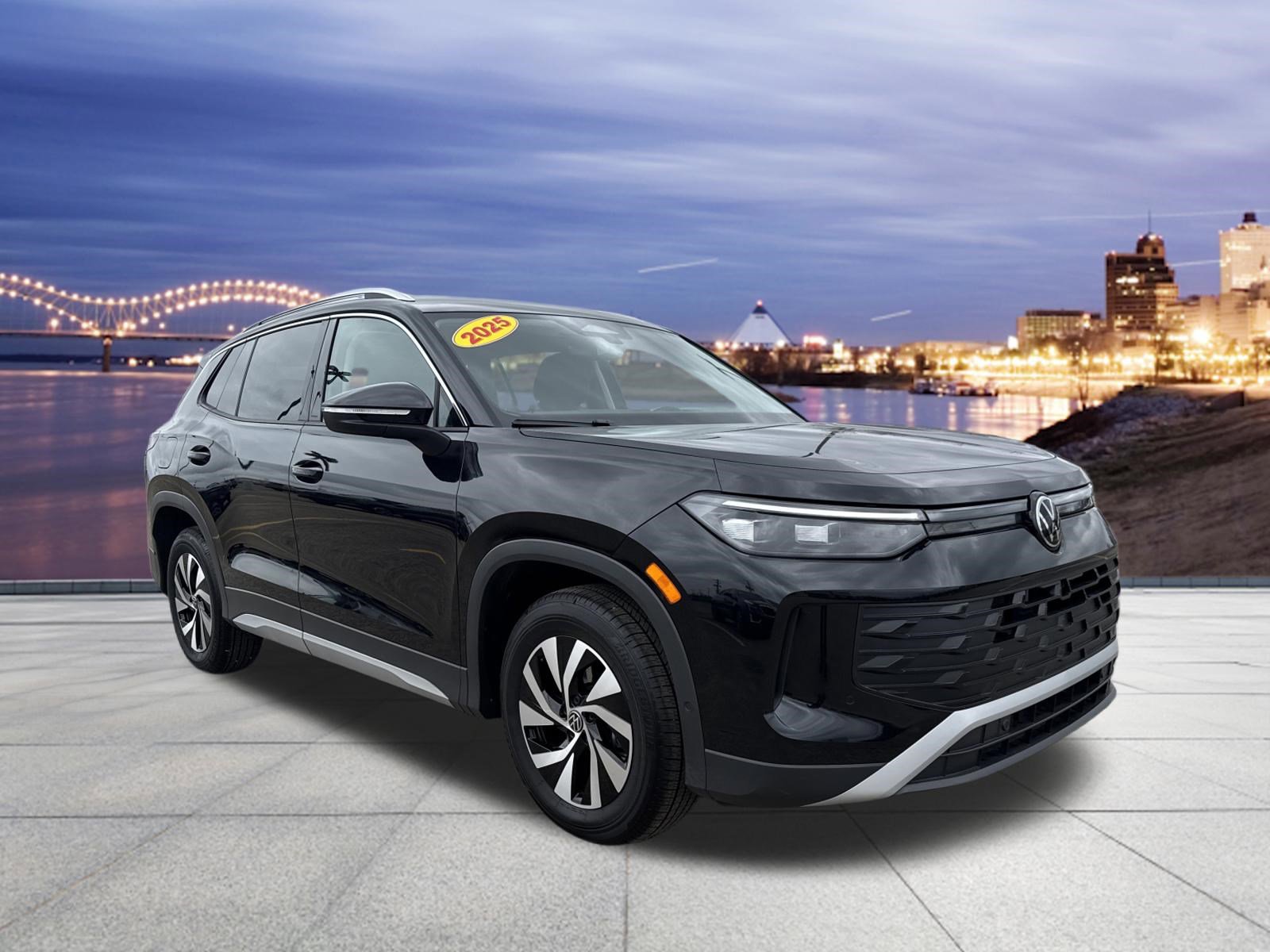 Used 2025 Volkswagen Tiguan S image 4